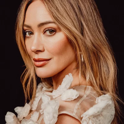 Hillary-Duff_RS-WEB-LEAD